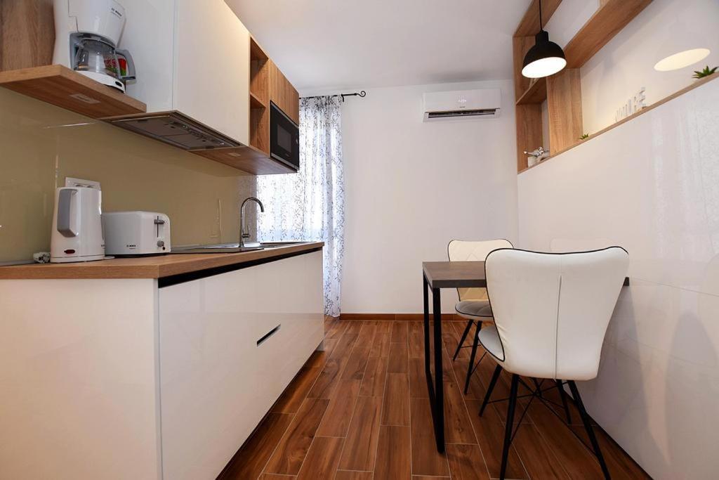 4 Corner The Center Of The Old Town Apartment Zadar Exterior photo